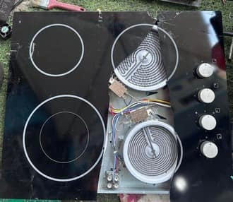 Thay kính bếp electrolux ngay khi bị nứt vỡ Thay kính bếp electrolux ngay khi bị nứt vỡ