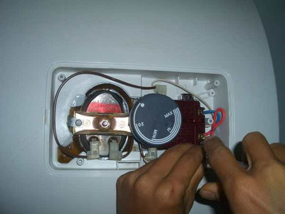 Khắc phục mọi sự cố của bình nóng lạnh chỉ sau 15p gọi