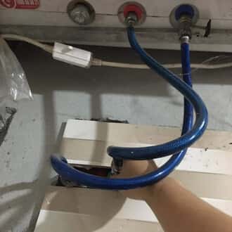 Bình nóng lạnh sơn hà bị chảy nước nên sửa ngay