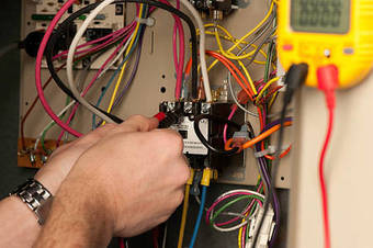 Điều hòa hỏng do nguồn điện kém chất lượng Sửa điều hòa mất nguồn do chập cháy nguồn điện