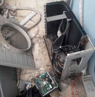 Máy điều hòa mất nguồn do chập cháy đứt đây Máy điều hòa mất nguồn do chập cháy đứt đây