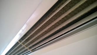 Điều hòa ống gió nháy đèn do quá bẩn Điều hòa ống gió nháy đèn do quá bẩn