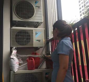 Nhiều dàn nóng bẩn và hẹp nên máy tản nhiệt kém