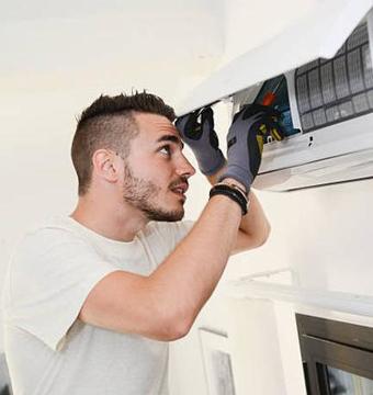 Điều hòa bị hở, đứt dây điện khi dùng cần thay ngay Điều hòa bị hở, đứt dây điện khi dùng cần thay ngay