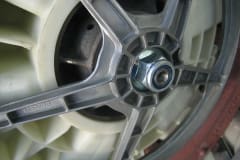 Máy giặt hỏng trục nên mất cân bằng và nháy đèn