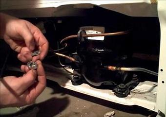 Sửa tủ lạnh aqua nội địa không chạy block/k mát