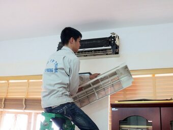 Thợ bảo dưỡng điều hòa làm việc các ngày trong tuần Thợ bảo dưỡng điều hòa làm việc các ngày trong tuần