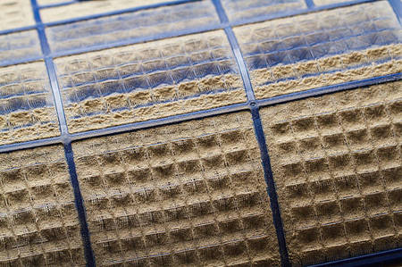 Lưới lọc vui điều hòa nhiều bụi bẩn do không được vệ sinh Lưới lọc vui điều hòa nhiều bụi bẩn do không được vệ sinh