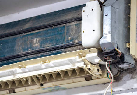 Điều hòa quá bẩn chạy không mát, chảy nước, rung lắc Điều hòa quá bẩn chạy không mát, chảy nước, rung lắc