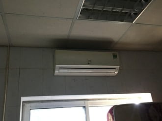 Lắp điều hòa treo tường cho phòng khách nhà phố
