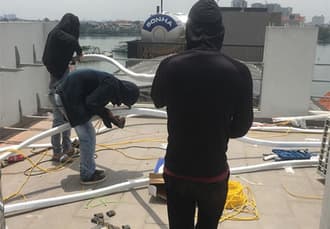 Cắt ống và bắt zacore dàn lạnh với dàn nóng Cắt ống và bắt zacore dàn lạnh với dàn nóng