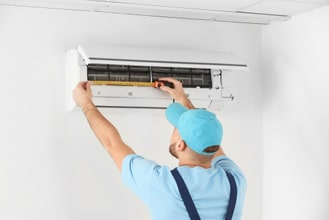 Lắp điều hòa Mitsubishi treo tường loại 1 chiều thường