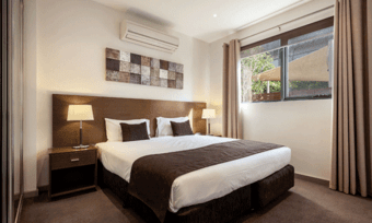 Lắp điều hòa treo tường phòng ngủ nhà biệt thự Lắp điều hòa treo tường phòng ngủ nhà biệt thự