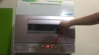 Máy rửa bát không sấy đọng nước khi rửa