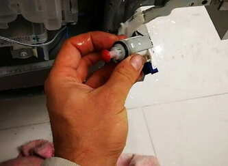 Máy rửa bát không vào nước đứng im và lỗi vòi nước