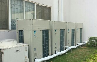 Sửa chữa điều hòa daikin cho phòng khám đa khoa