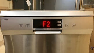 Sửa lỗi máy rửa bát tại nhà cho khách hàng