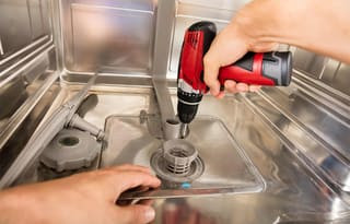 Sửa máy rửa bát không xả nước ngay khi gặp phải