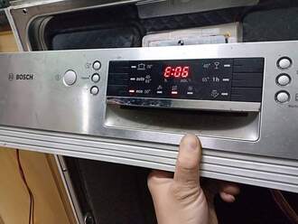 Sửa chữa máy rửa bát bị báo lỗi ở màn hình