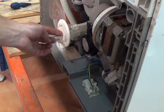 Sửa máy rửa bát sớm để phòng tránh cháy nổ