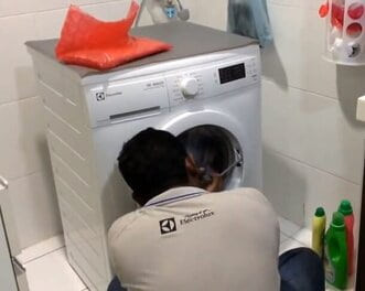 Thợ sửa máy giặt electrolux tại nhà phục vụ 24/7 Thợ sửa máy giặt electrolux tại nhà phục vụ 24/7