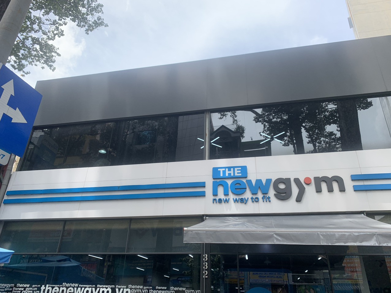 THI CÔNG PHIM CÁCH NHIỆT CHO CHUỖI PHÒNG TẬP NEWGYM