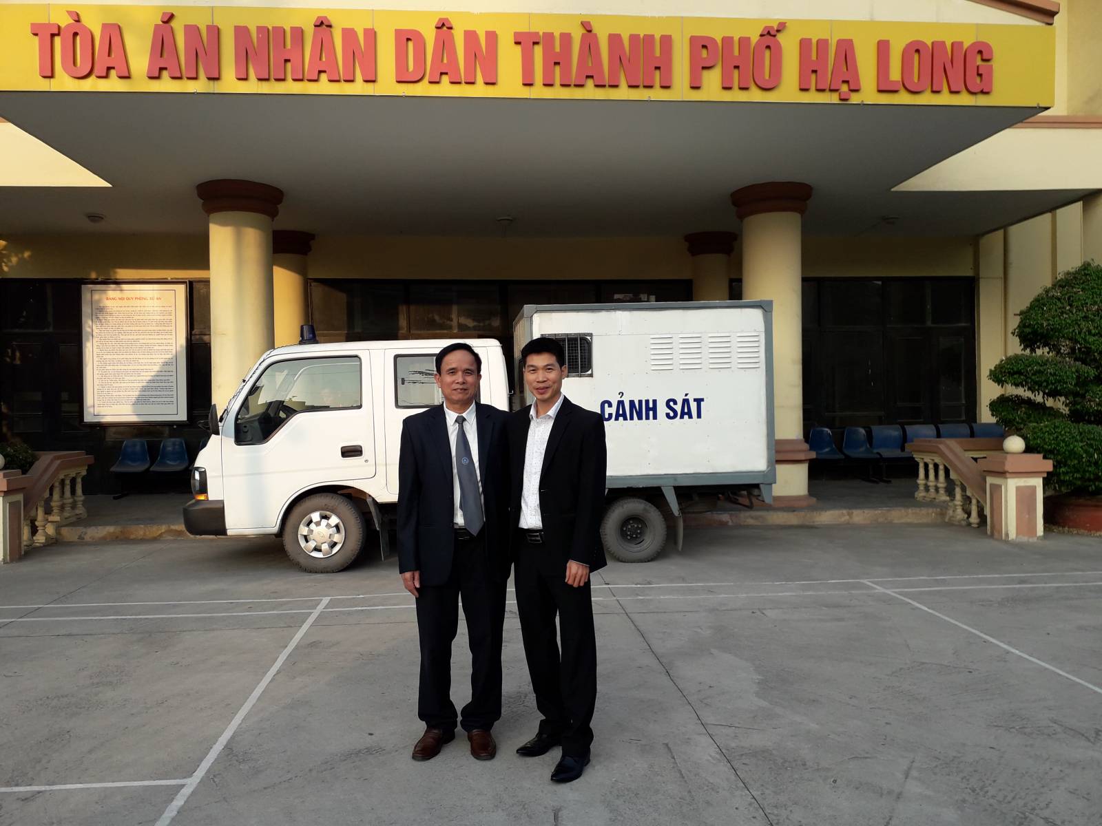 Tòa án nhân dân tp Hạ Long, tỉnh Quảng Ninh