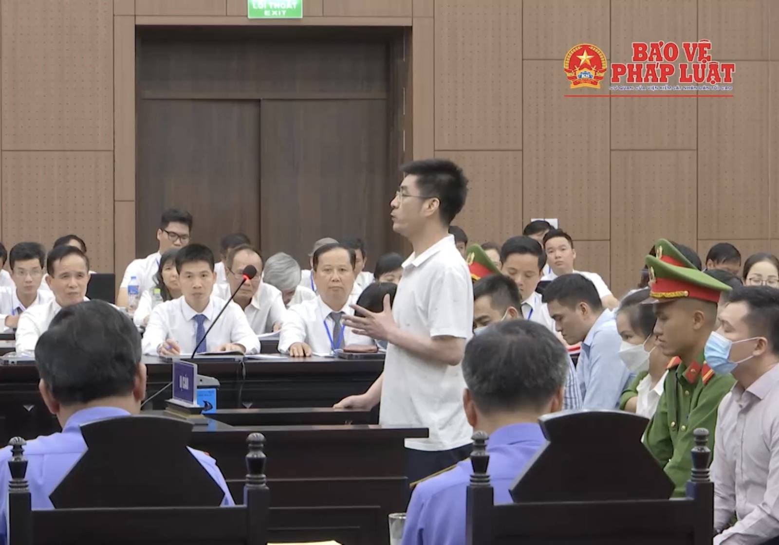 Các luật sư tham gia bào chữa trong vụ án 