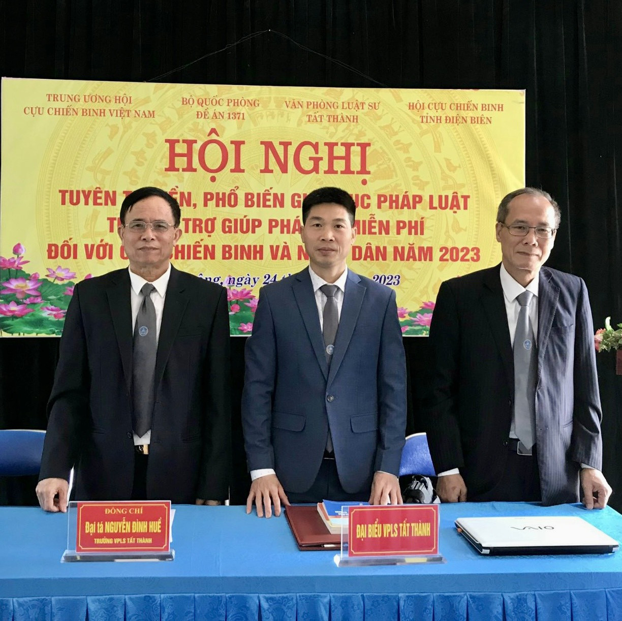 Quan hệ giữa Luật sư với khách hàng