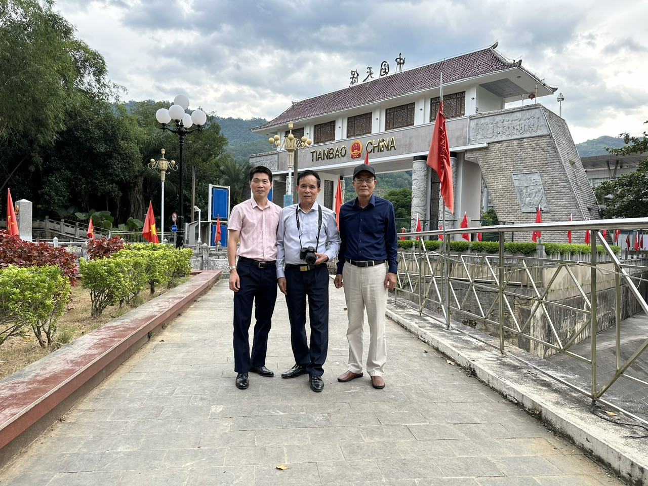 NHỮNG TÌNH HUỐNG KHÓ CỦA LUẬT SƯ KHI LÀM VIỆC VỚI THÂN CHỦ LÀ NGƯỜI TRUNG QUỐC ĐANG BỊ TẠM GIAM